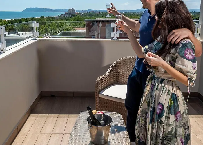 מלון Union Park Al Mare Con Piscina - Parcheggio - - A Mh Collection ריצ'יונה