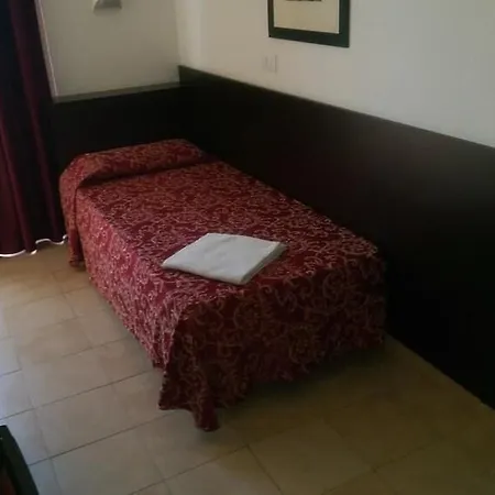 Union Park Hotel - Sul Mare Con Piscina Riscaldata -Idromassaggio -Spiaggia - Parcheggio Riccione