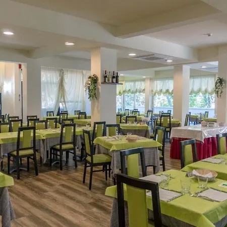 Hotel Union Park Hotel - Sul Mare Con Piscina Riscaldata -Idromassaggio -Spiaggia - Parcheggio Riccione