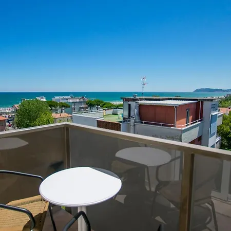 Union Park Hotel - Sul Mare Con Piscina Riscaldata -Idromassaggio -Spiaggia - Parcheggio