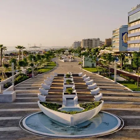 Union Park Hotel - Sul Mare Con Piscina Riscaldata -Idromassaggio -Spiaggia - Parcheggio Riccione
