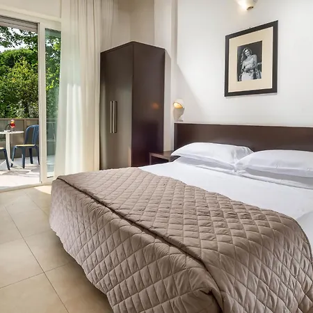 Union Park Al Mare Con Piscina - Parcheggio - - A Mh Collection 3* Riccione