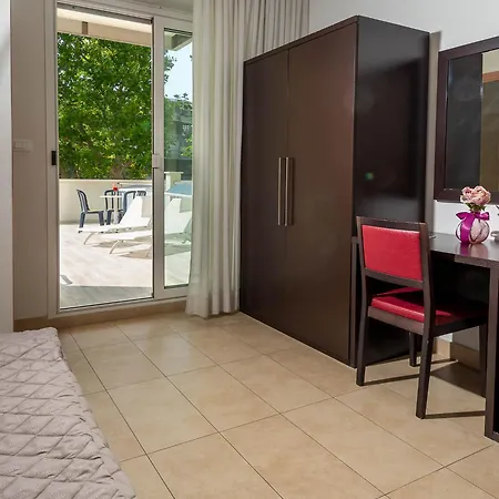 Union Park Hotel 3*